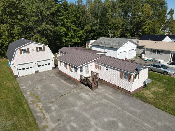 $159,900 | 79 Cedar Street, Millinocket, ME 04462