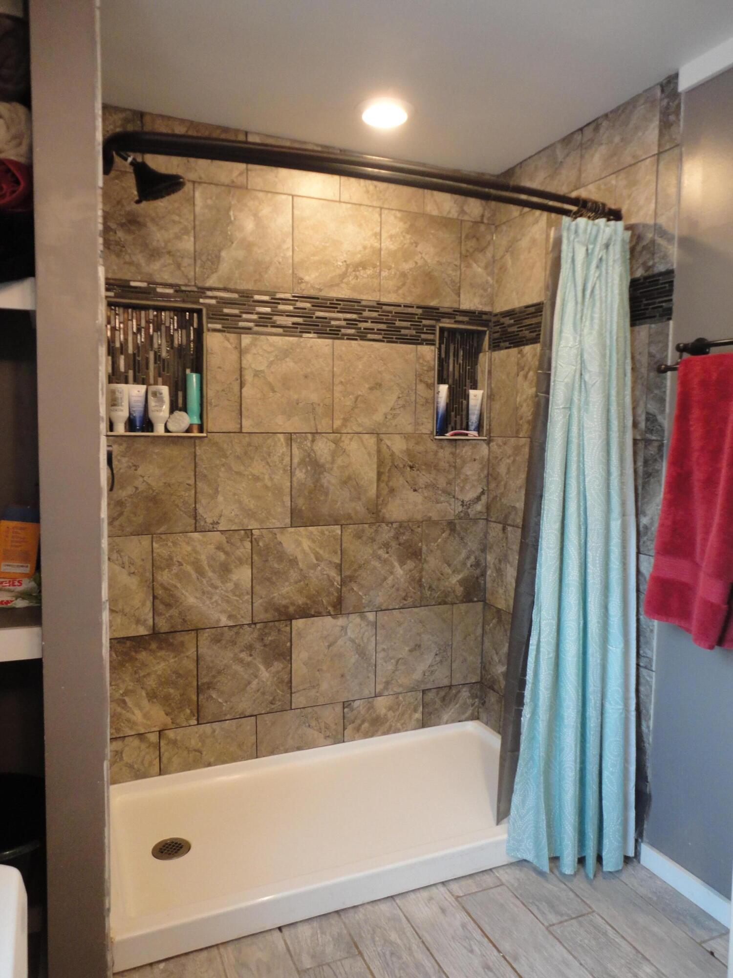 1550 Frame Road Zanesville, OH 43701 - Photo 15 of 27 master bath