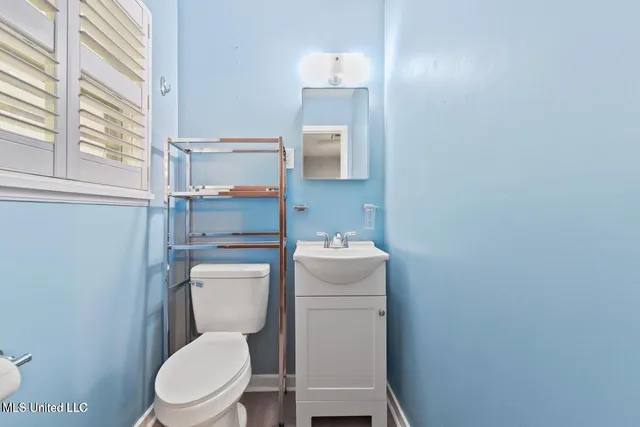 $345,000 | 201 Walnut Drive, Ocean Springs, MS 39564