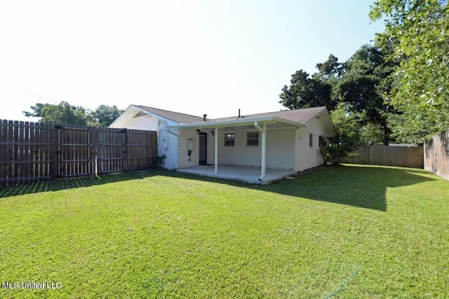 $345,000 | 201 Walnut Drive, Ocean Springs, MS 39564