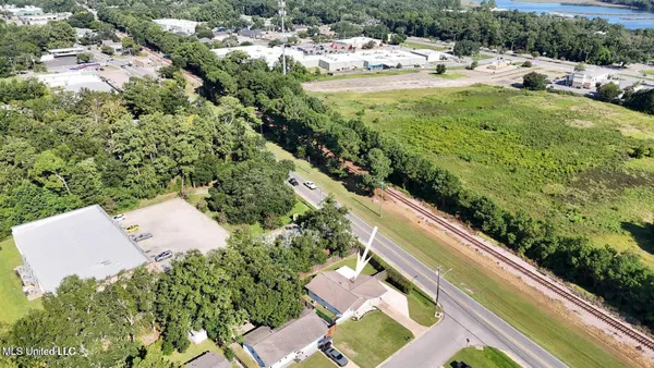 $329,900 | 201 Walnut Drive, Ocean Springs, MS 39564