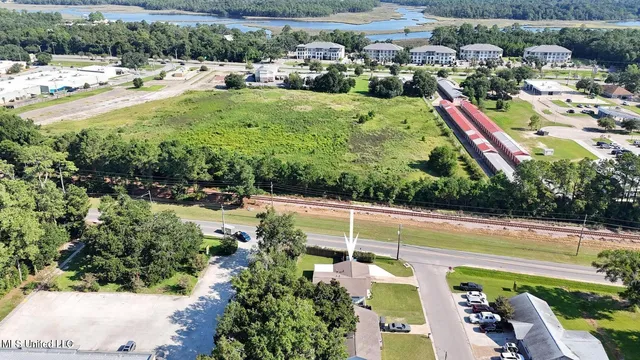 $345,000 | 201 Walnut Drive, Ocean Springs, MS 39564