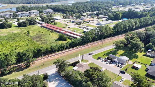 $329,900 | 201 Walnut Drive, Ocean Springs, MS 39564