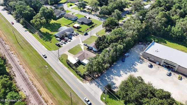 $345,000 | 201 Walnut Drive, Ocean Springs, MS 39564