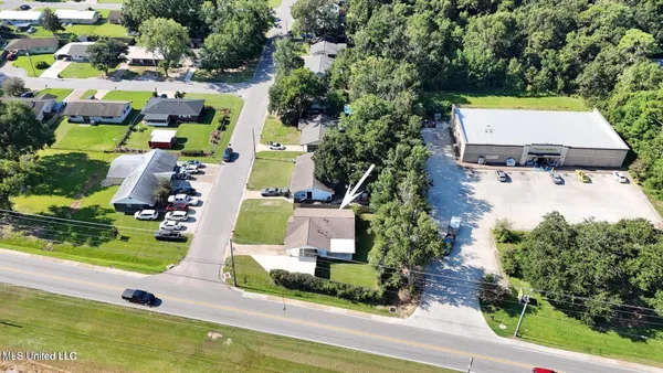 $329,900 | 201 Walnut Drive, Ocean Springs, MS 39564