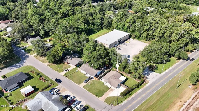 $345,000 | 201 Walnut Drive, Ocean Springs, MS 39564