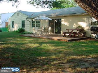 80 Country Club Road Willingboro, NJ 08046 - Photo 7 of 10 Exterior Back