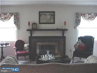 80 Country Club Road Willingboro, NJ 08046 - Photo 8 of 10 Living Room