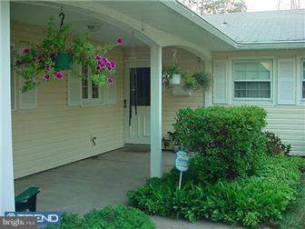80 Country Club Road Willingboro, NJ 08046 - Photo 9 of 10 Exterior Front