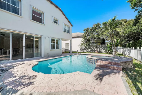 $4,600 | 15883 Northwest 11th Street, Pembroke Pines, FL 33028