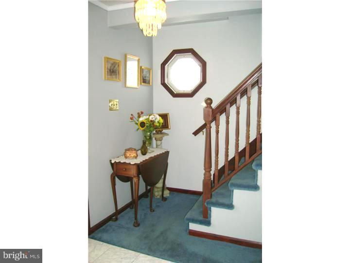 119 Oxford Road Cinnaminson, NJ 08077 - Photo 3 of 24 Gallery Image 3