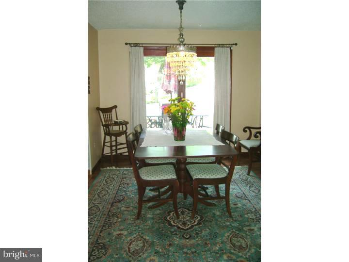119 Oxford Road Cinnaminson, NJ 08077 - Photo 8 of 24 Gallery Image 8