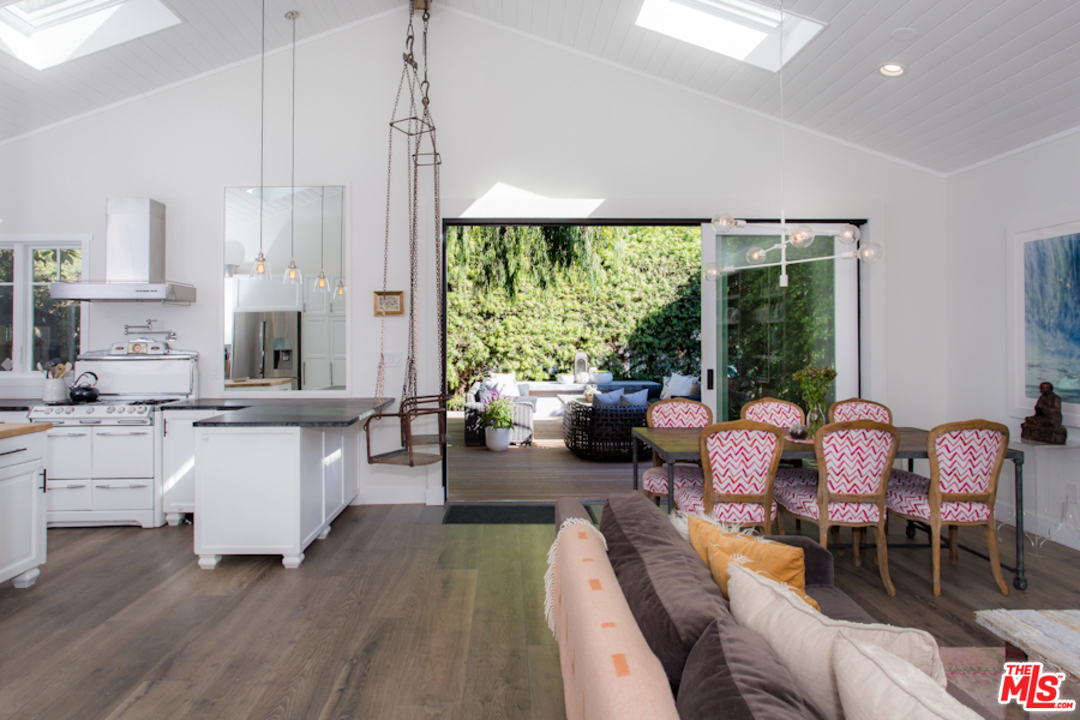 555 28th Avenue Venice, CA 90291 - Photo 21 of 35