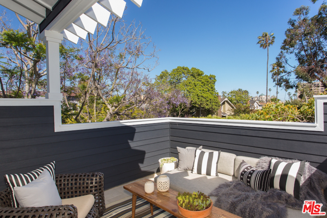 555 28th Avenue Venice, CA 90291 - Photo 25 of 35