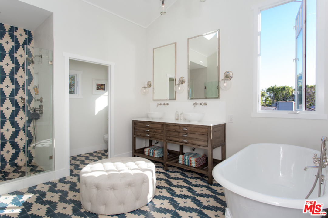 555 28th Avenue Venice, CA 90291 - Photo 26 of 35