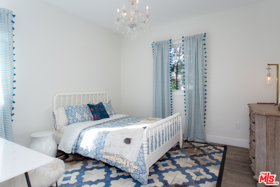 555 28th Avenue Venice, CA 90291 - Photo 29 of 35