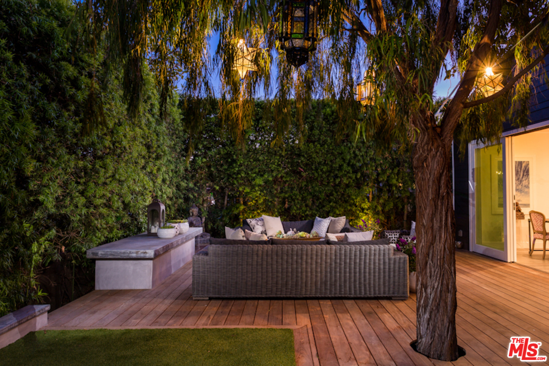 555 28th Avenue Venice, CA 90291 - Photo 9 of 35