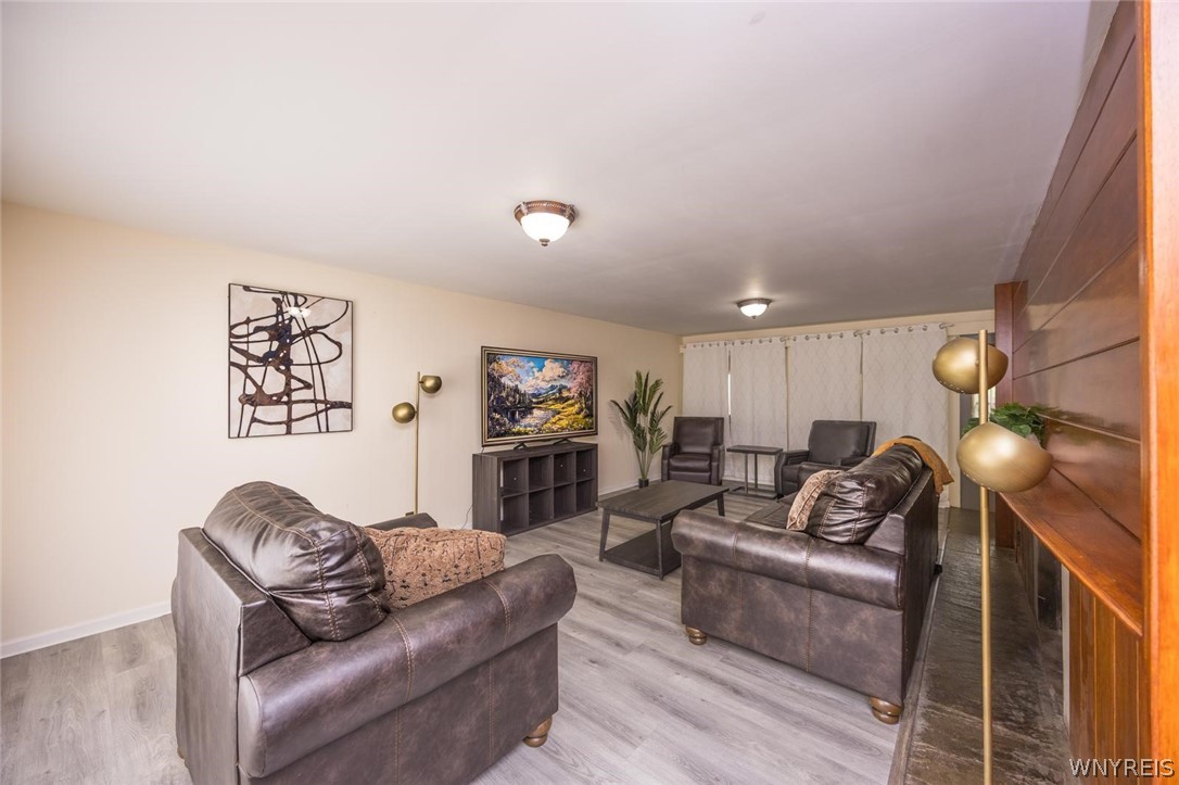 9326 Rivershore Drive Niagara Falls, NY 14304 - Photo 13 of 42