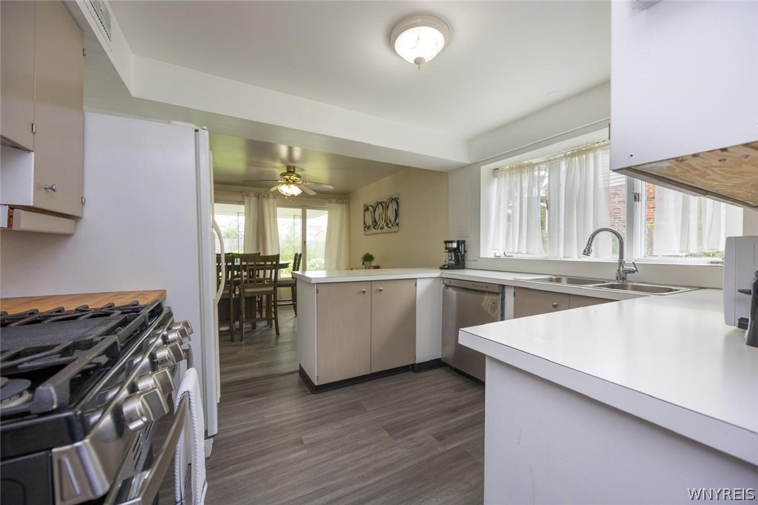 9326 Rivershore Drive Niagara Falls, NY 14304 - Photo 21 of 42