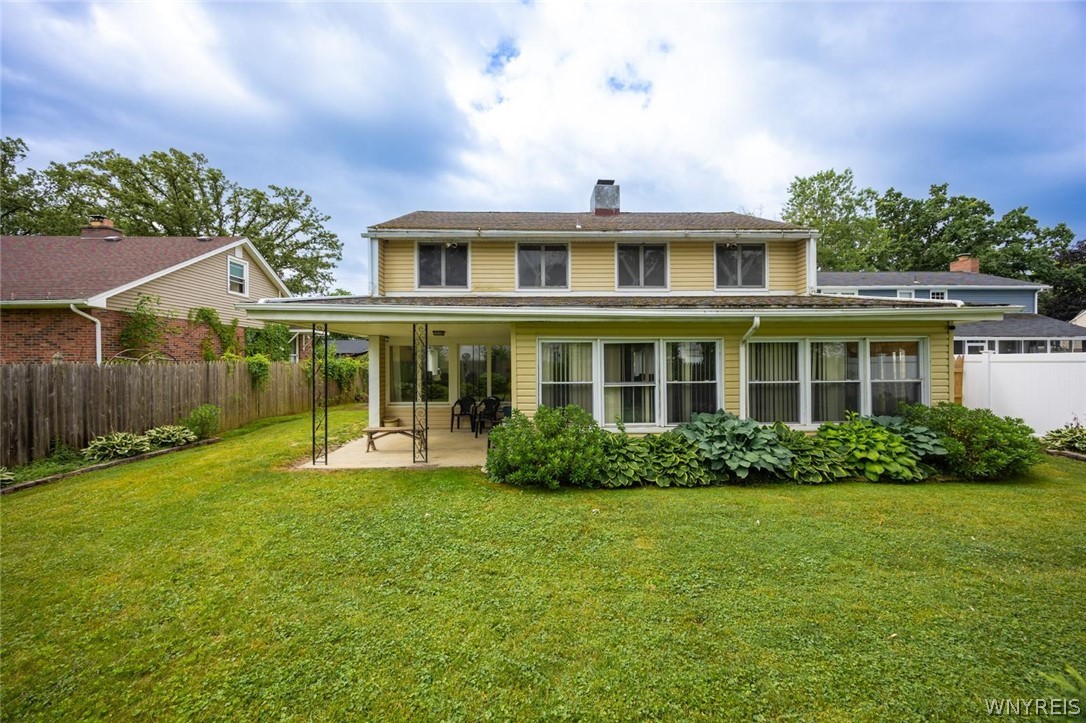 9326 Rivershore Drive Niagara Falls, NY 14304 - Photo 3 of 42