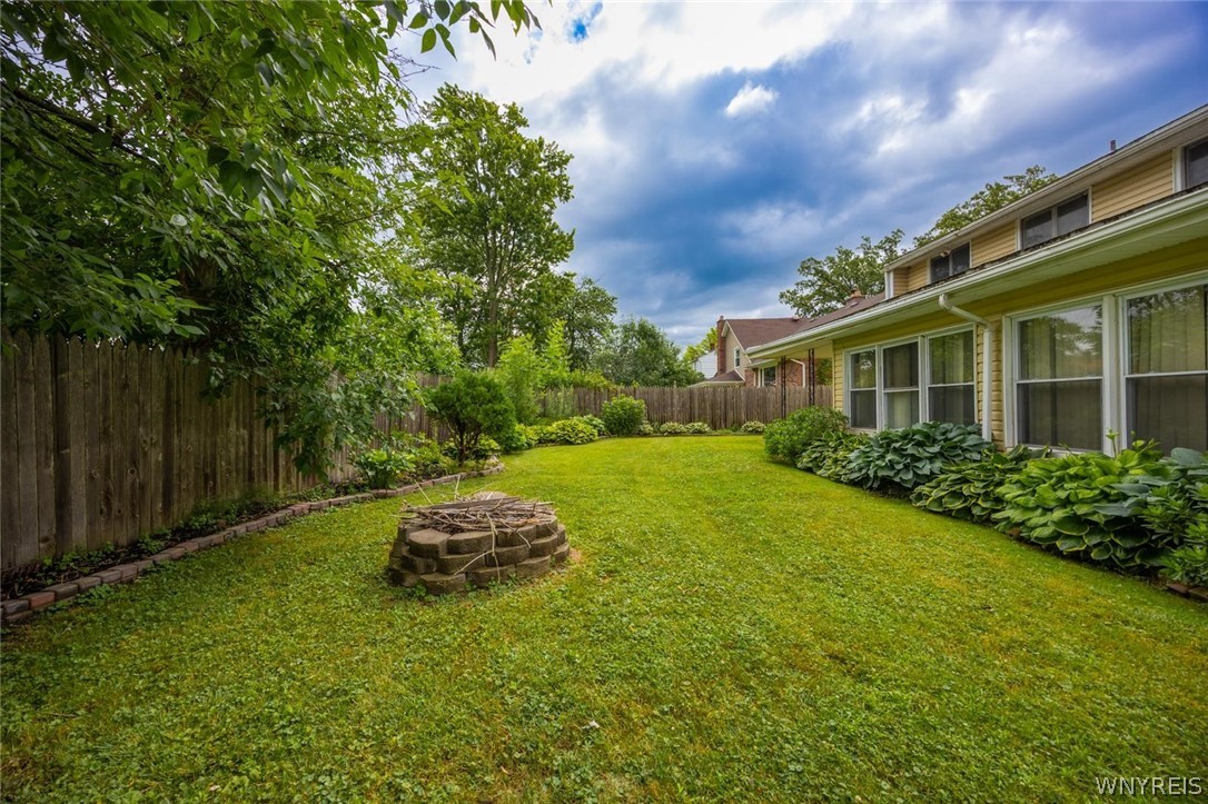 9326 Rivershore Drive Niagara Falls, NY 14304 - Photo 6 of 42