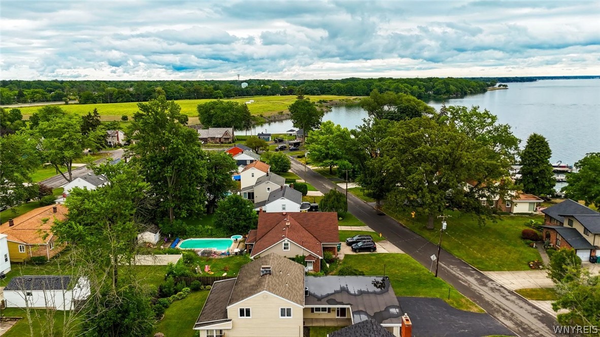 9326 Rivershore Drive Niagara Falls, NY 14304 - Photo 8 of 42