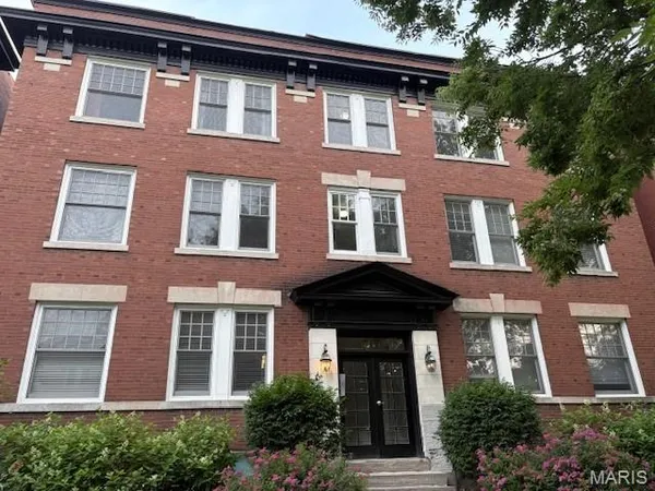 $149,000 | 6114 Washington Boulevard, Unit 302, St. Louis, MO 63112