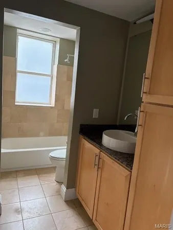 $149,000 | 6114 Washington Boulevard, Unit 302, St. Louis, MO 63112