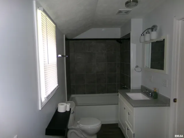 $115,000 | 517 North 12th Street, Herrin, IL 62948