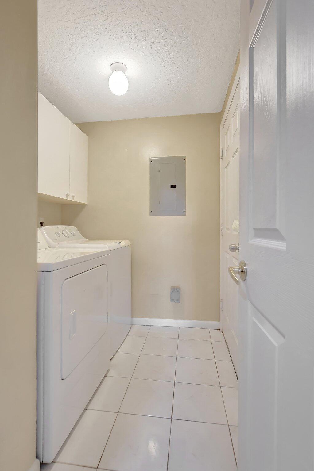 17061 Emile Street, Unit 4 Boca Raton, FL 33487 - Photo 26 of 38 26-web-or-mls-DSC_0831