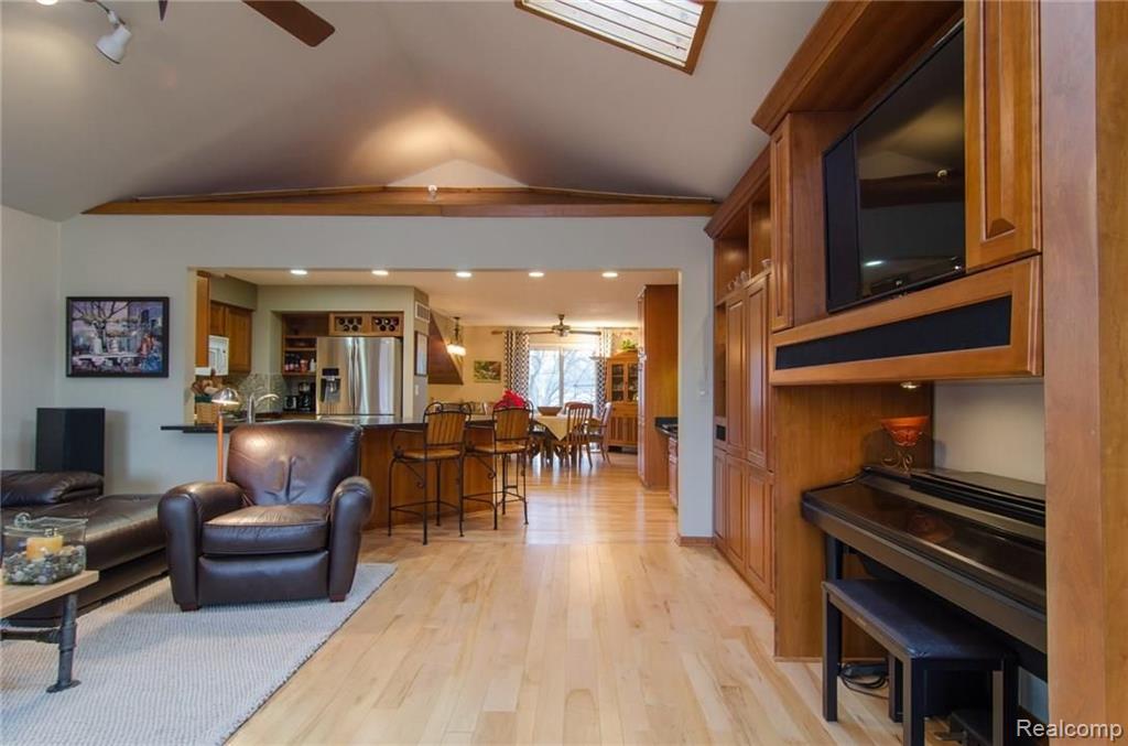8440 Baudine Road Pinckney, MI 48169 - Photo 10 of 51 Gallery Image 10