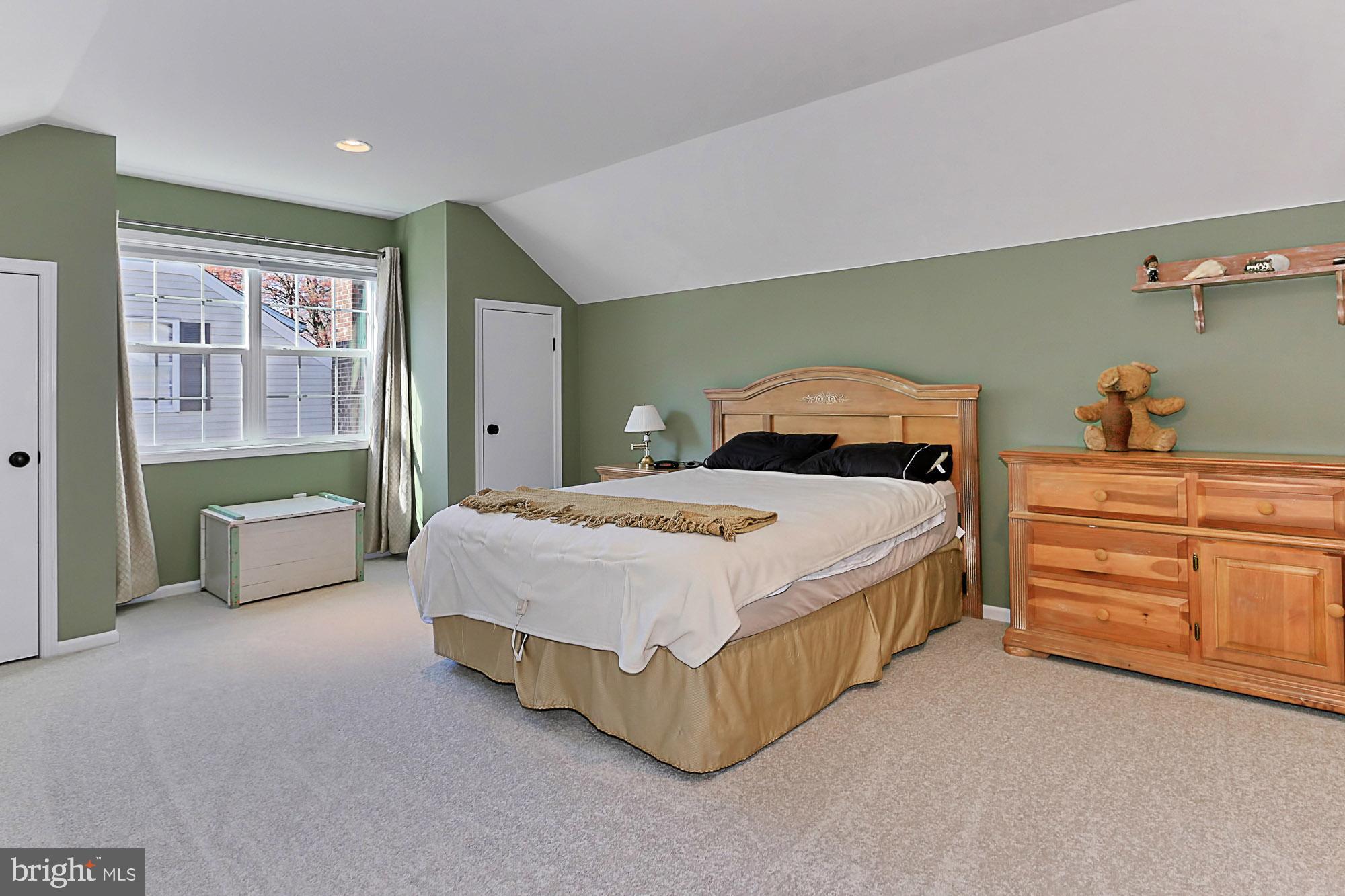 9496 Harrowhill Lane Burke, VA 22015 - Photo 35 of 55