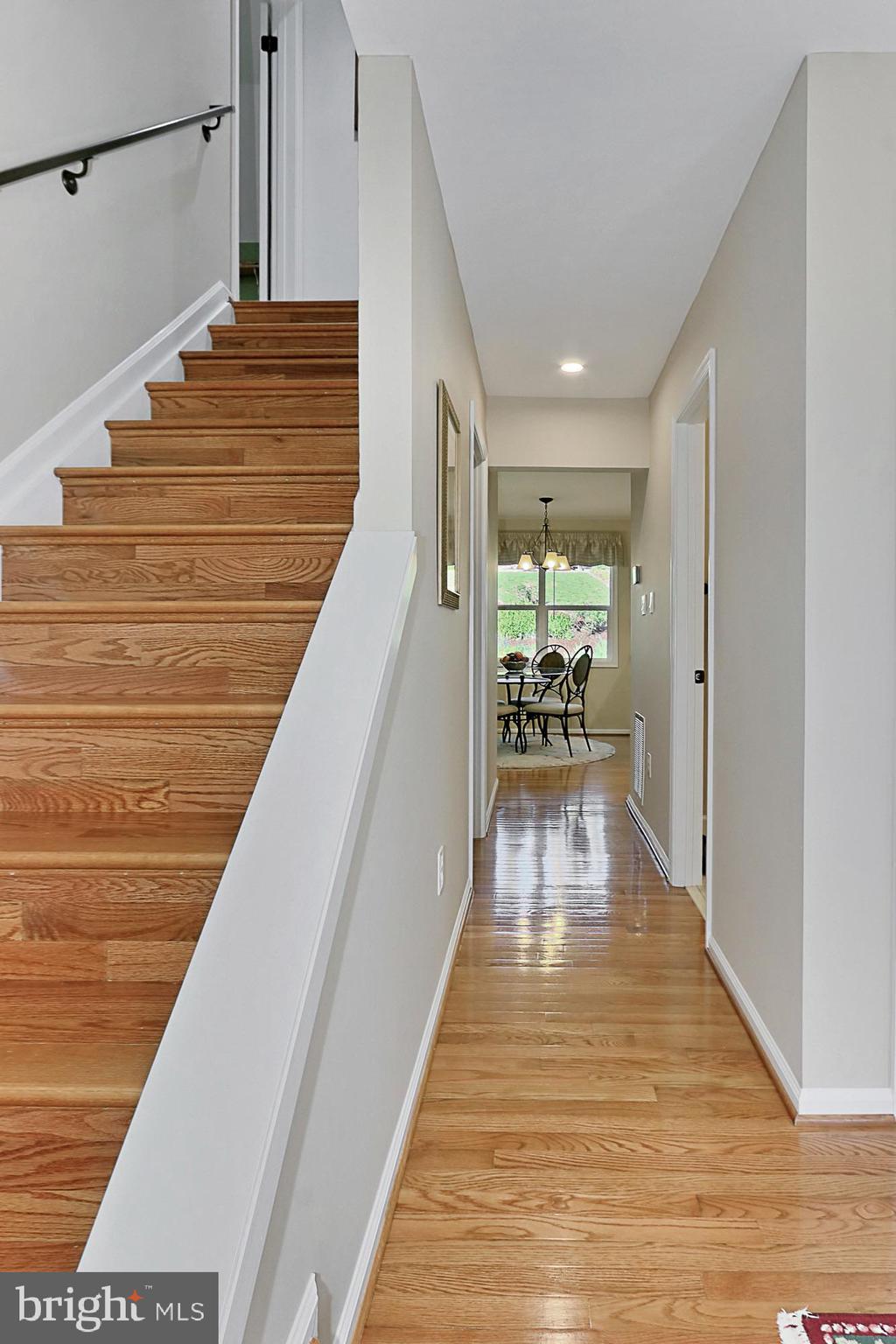 9496 Harrowhill Lane Burke, VA 22015 - Photo 6 of 55