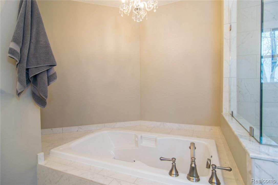 3149 Courtfield Drive Rochester, MI 48309 - Photo 30 of 58 DSC_1346.jpg