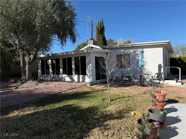 $1,300 | 2045 South Tenaya Way, Las Vegas, NV 89117