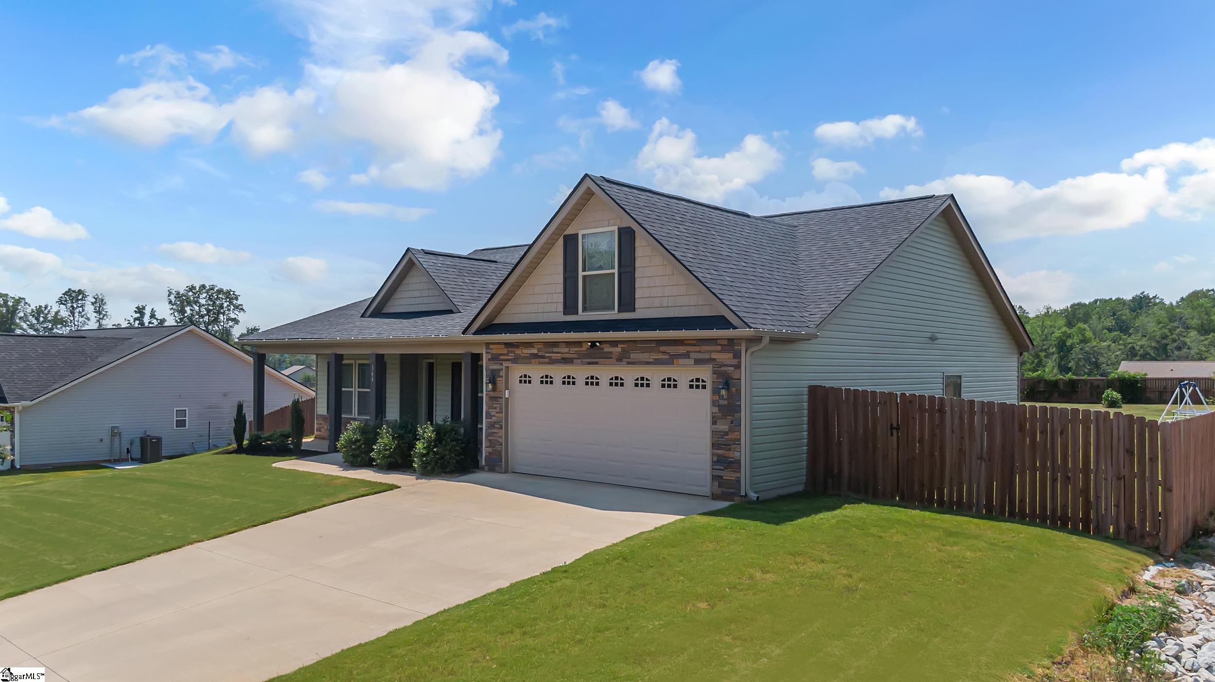 366 Danleigh Way Inman, SC 29349 - Photo 2 of 45