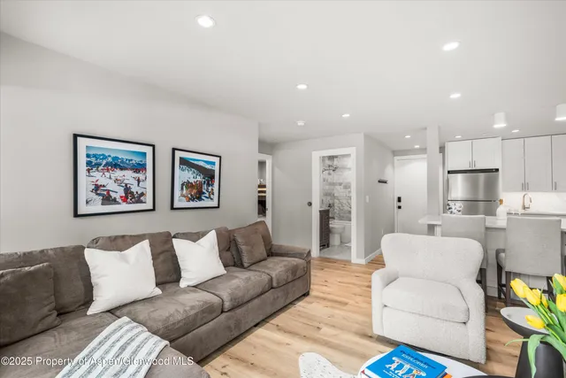 $995,000 | 150 Carriage Way, Unit 3, Snowmass Village, CO 81615