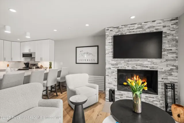 $995,000 | 150 Carriage Way, Unit 3, Snowmass Village, CO 81615