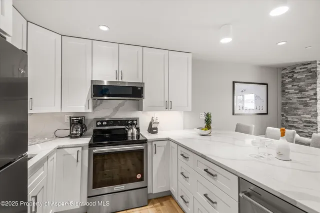 $995,000 | 150 Carriage Way, Unit 3, Snowmass Village, CO 81615