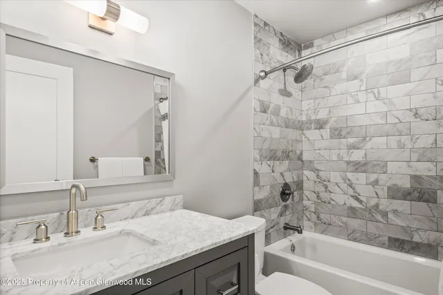 $995,000 | 150 Carriage Way, Unit 3, Snowmass Village, CO 81615