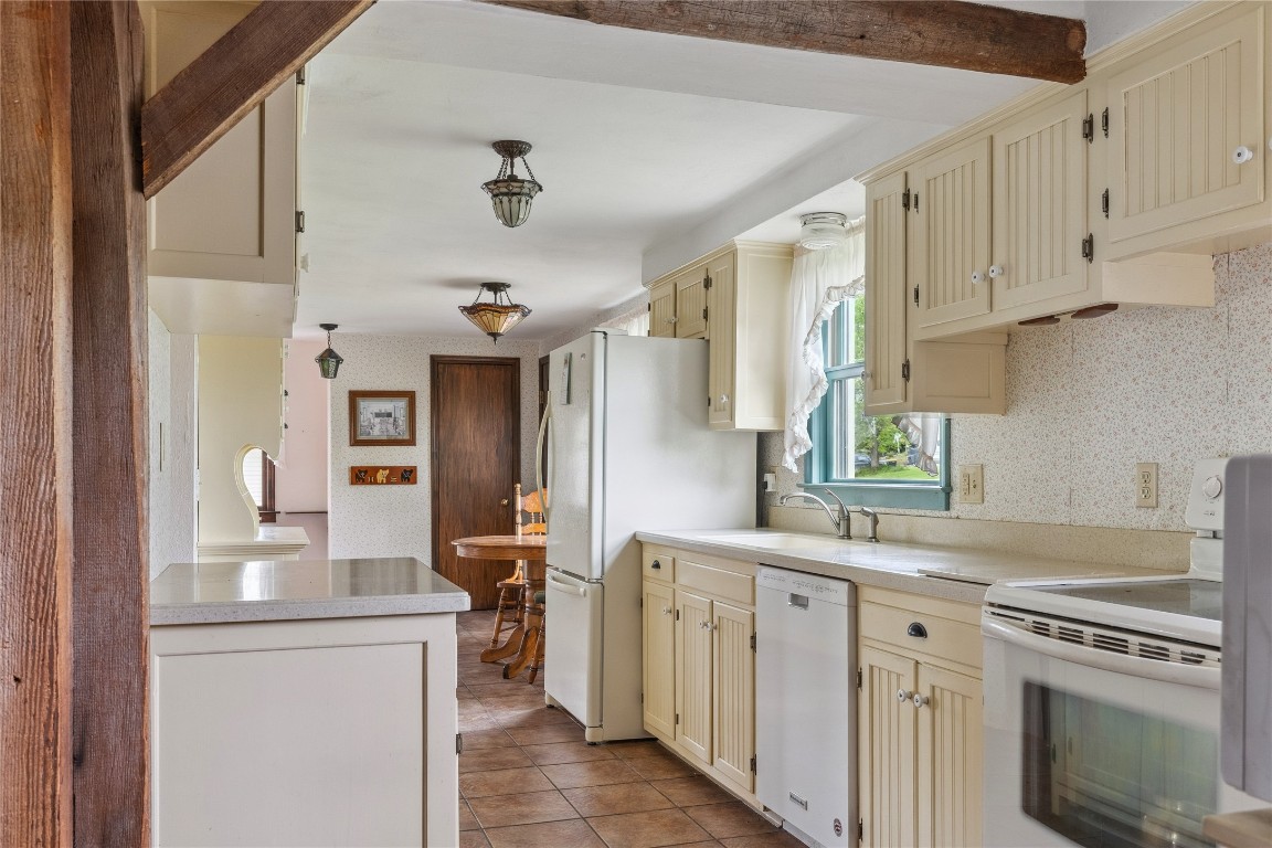 62 Palmer Road Binghamton, NY 13901 - Photo 6 of 36