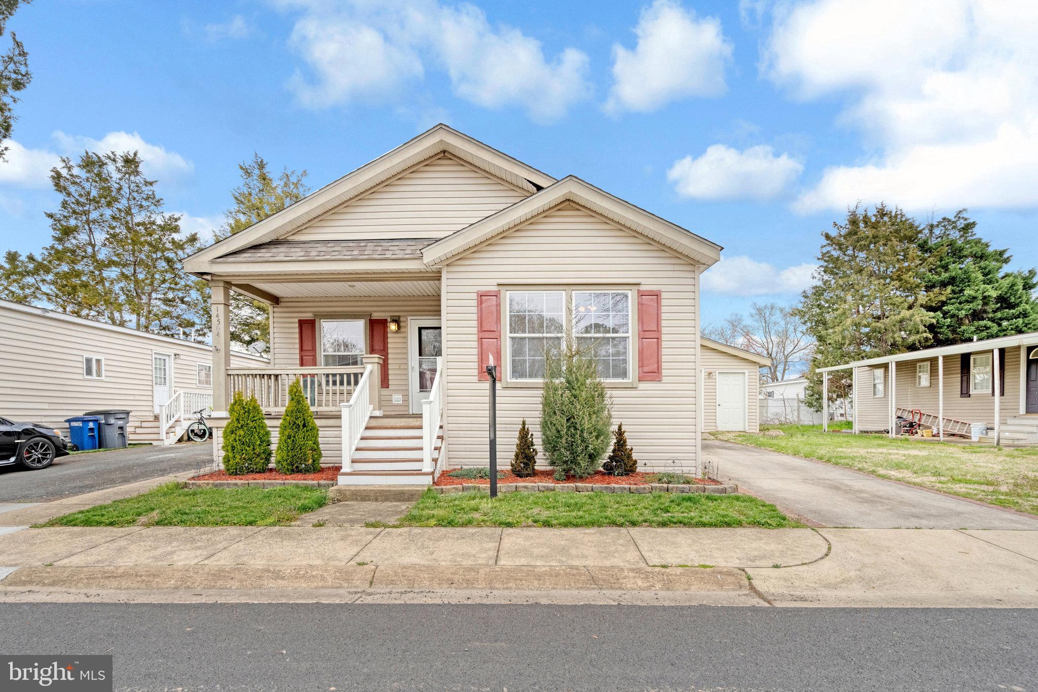 One car oversized garage makes this home unique