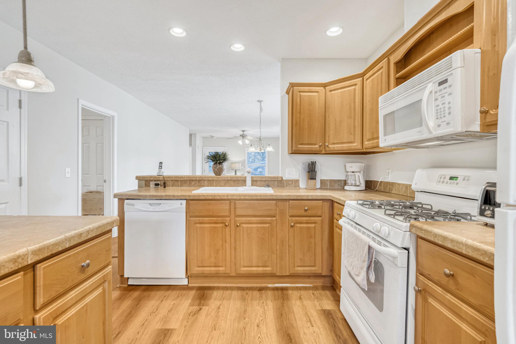 14504 Trans World Avenue Chantilly, VA 20151 - Photo 11 of 34 Bright kitchen