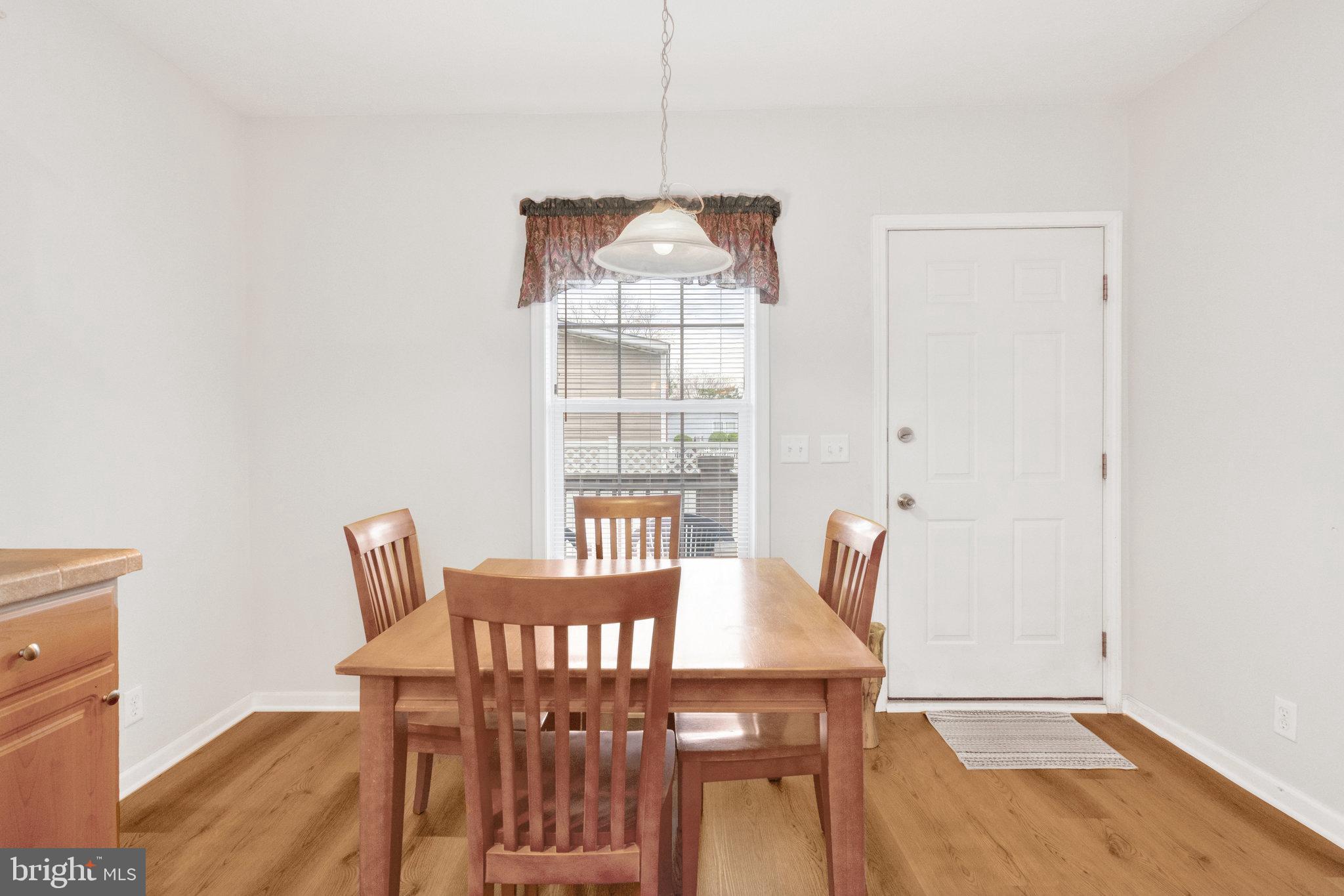 14504 Trans World Avenue Chantilly, VA 20151 - Photo 12 of 34 Eating area leads to the back deck