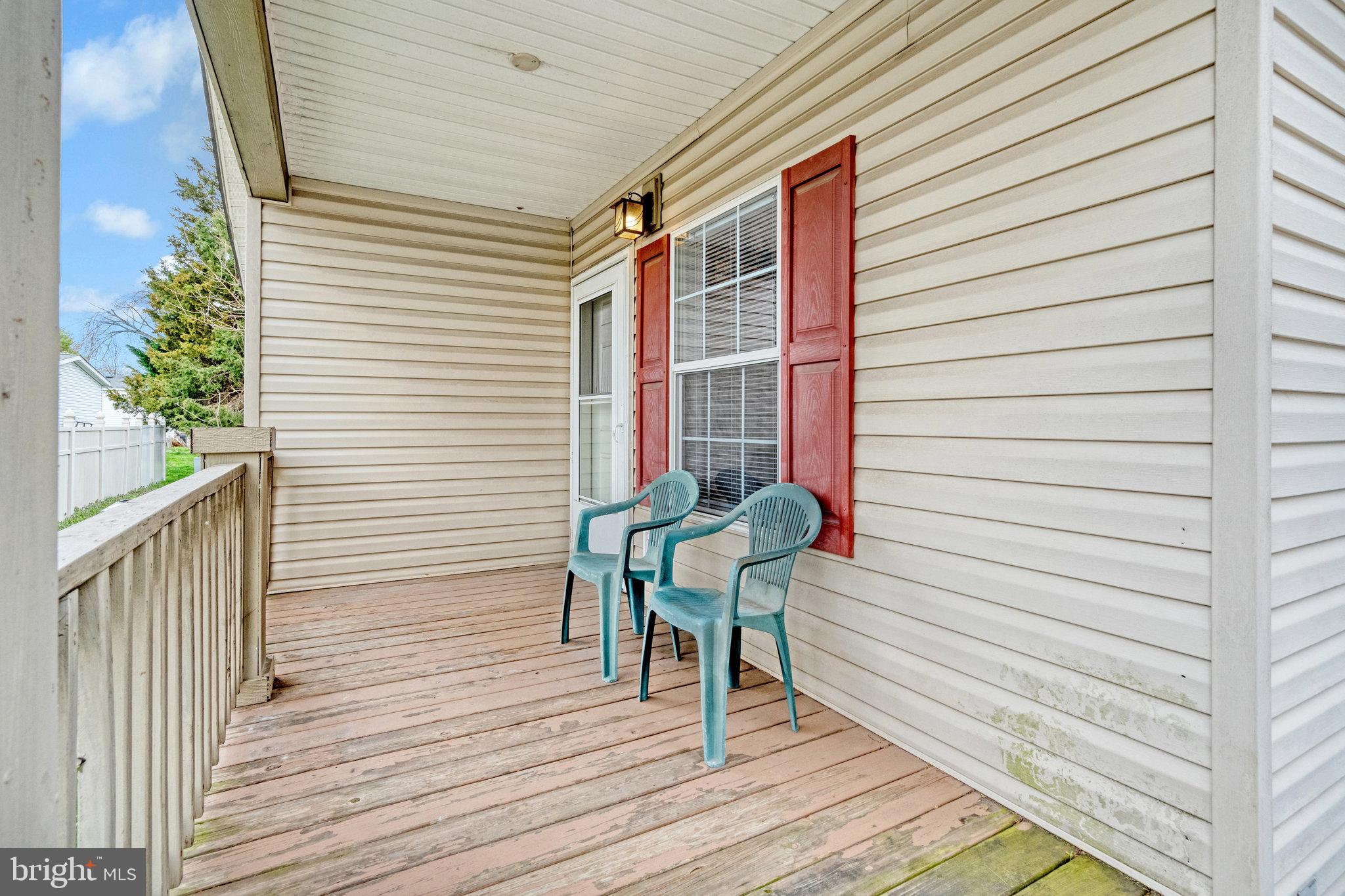 14504 Trans World Avenue Chantilly, VA 20151 - Photo 27 of 34 Rear deck