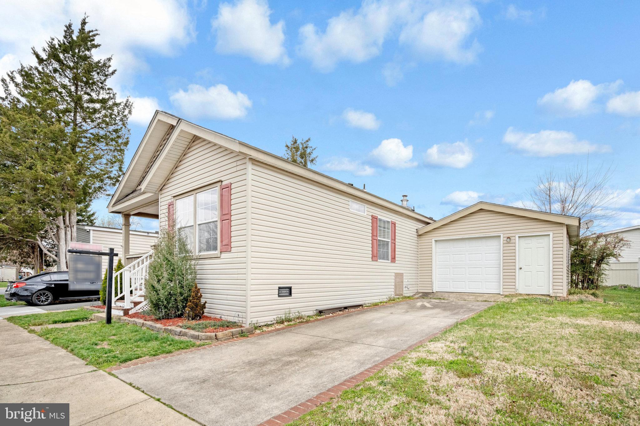 14504 Trans World Avenue Chantilly, VA 20151 - Photo 33 of 34 Long driveway