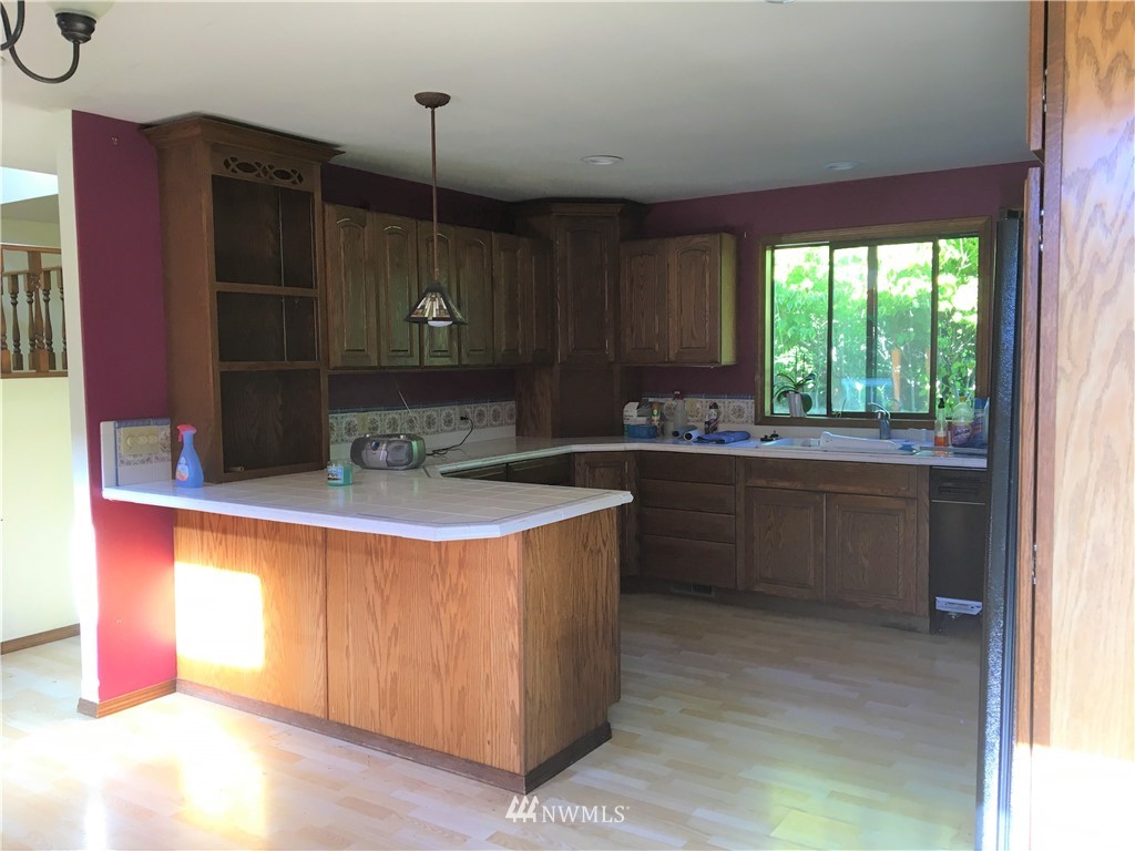 155 Sylvan Way Longview, WA 98632 - Photo 9 of 24 Gallery Image 9