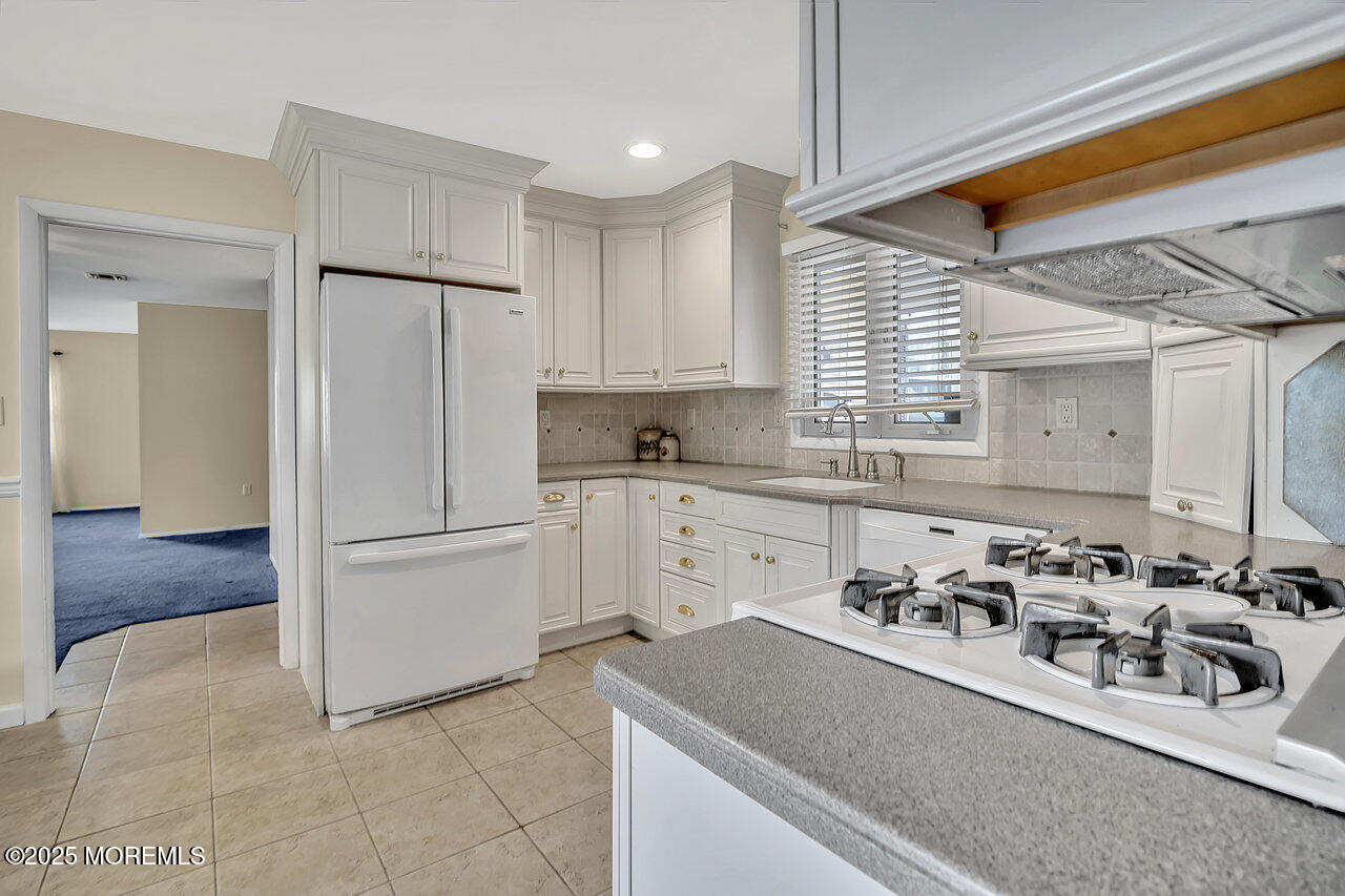 153 Lloyd Road Matawan, NJ 07747 - Photo 16 of 38 016_dsc0687_353