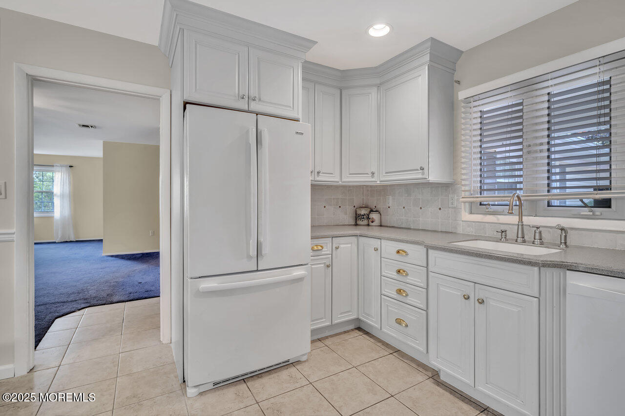 153 Lloyd Road Matawan, NJ 07747 - Photo 19 of 38 019_dsc0696_59