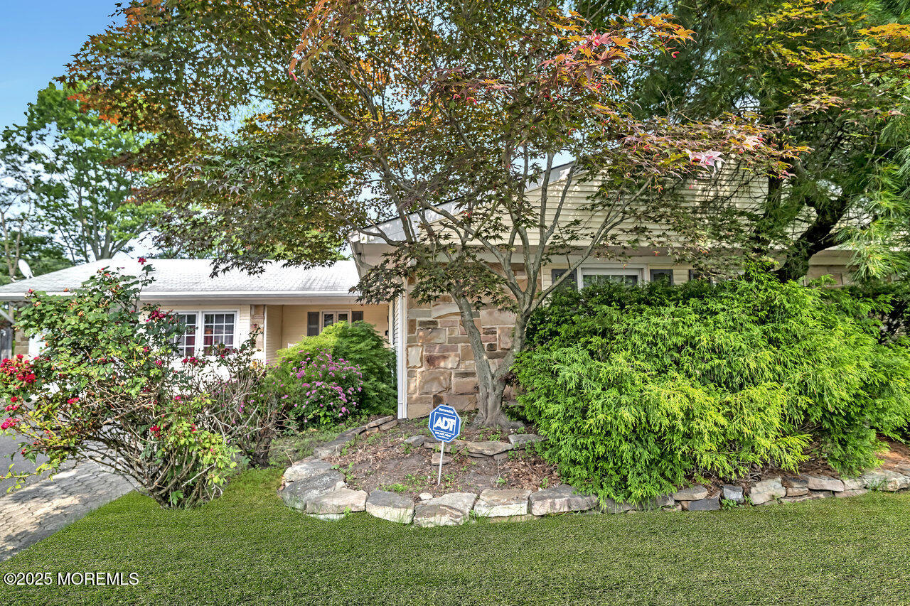 153 Lloyd Road Matawan, NJ 07747 - Photo 3 of 38 003_dsc0741_105